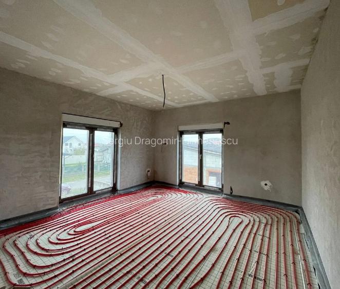 Casa Individuala-4 dormitoare Remetea - 4