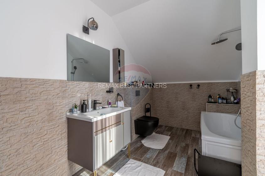 Proprietate exclusivista de vanzare: 2 case | 9 camere | 2000 mp teren - 52