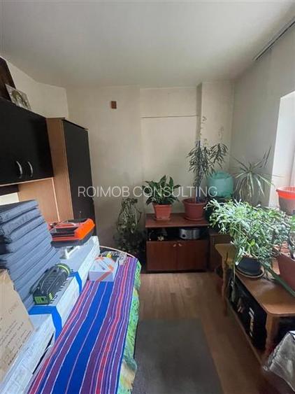 Piata Alba Iulia, casa  142 mp, teren 232 mp - 2