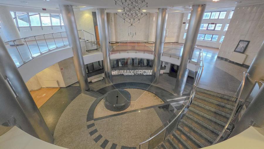 De inchiriat spatiu comercial ultracentral, Piata Revolutiei - Bacau - 5