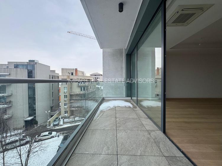 3 camere PREMIUM| 99.7 MP + 9.35 MP terasa - 4