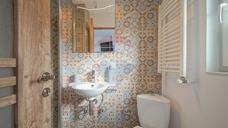 Vilă cu farmec istoric în Bușteni, pensiune sau locuință de vacanță! - 19