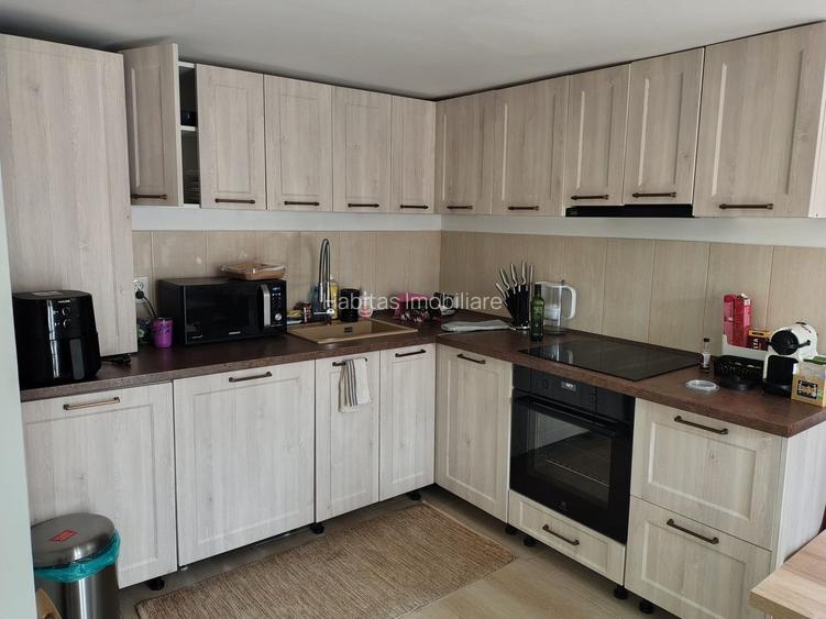 Casă compusa din 3 apartamente, P+E,  zona central - 7