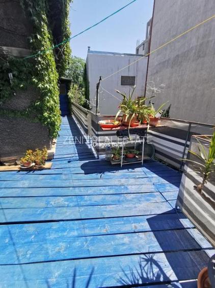 Curte in proprietate // 180mp // Acces stradal - 10