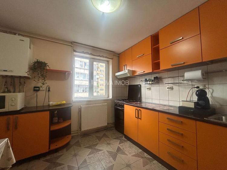 Apartament 3 camere mobilat utilat - Aleea Biruintei - 4