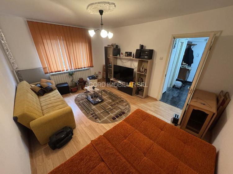 Apartament 3 camere zona Inel 1 cu Centrala - 2