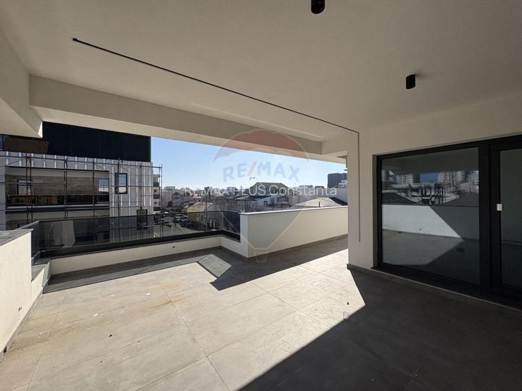 Casă / Vilă cu 8 camere de închiriat în zona Faleza Nord - 7