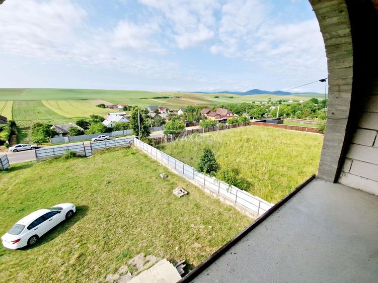 Casă spațioasă S+P+1E+M și teren generos 1664 mp - 44