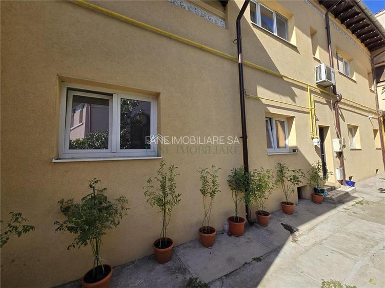 Vand apartament in vila zona Unirii. - 2