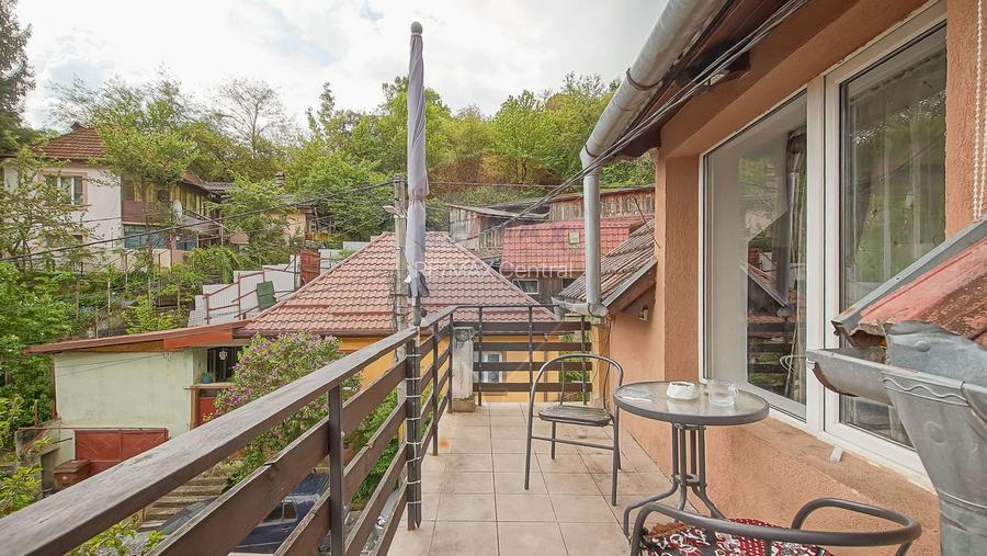 CASĂ INDIVIDUALĂ ÎN SCHEI    STRADA PIATRA MARE - 34