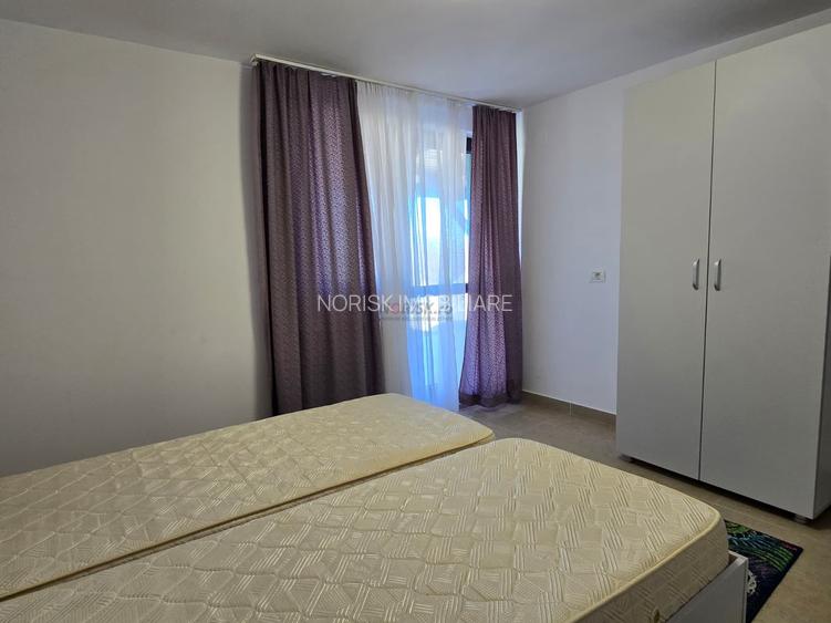 2 case + spațiu comercial | 6 dormitoare - băi proprii | 685 MP Teren - 18