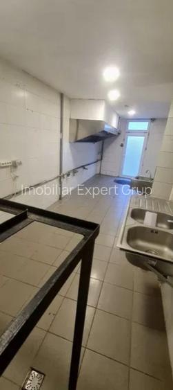 Zona Casa Poporului-Libertatii sp 97 mp vitrina 10 - 4