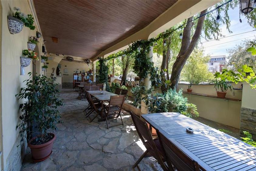 Vanzare Vila Pensiune 11 camere zona Mamaia Nord langa plaja - 9