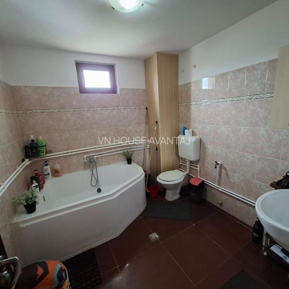 Casa în inima Focșaniului - liniște, confort și tot orașul la câțiva pași - 12