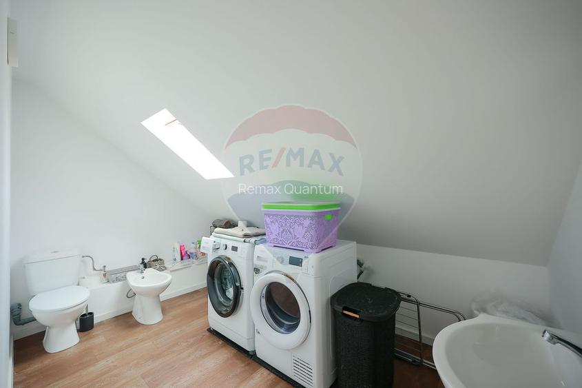 Casă / Vilă cu 4 camere de vânzare - 9