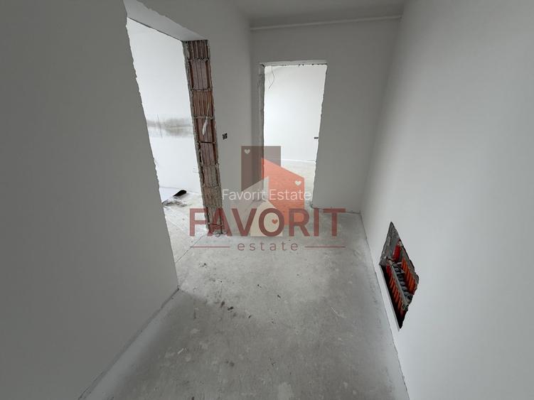 Decomandat. Zona Buziasului. Parcare in curte. - 13