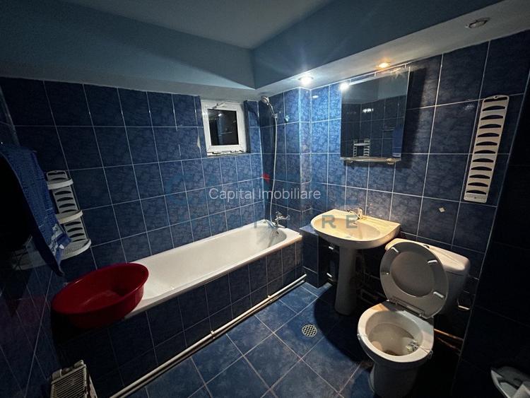 De vanzare apartament 3 camere - 9