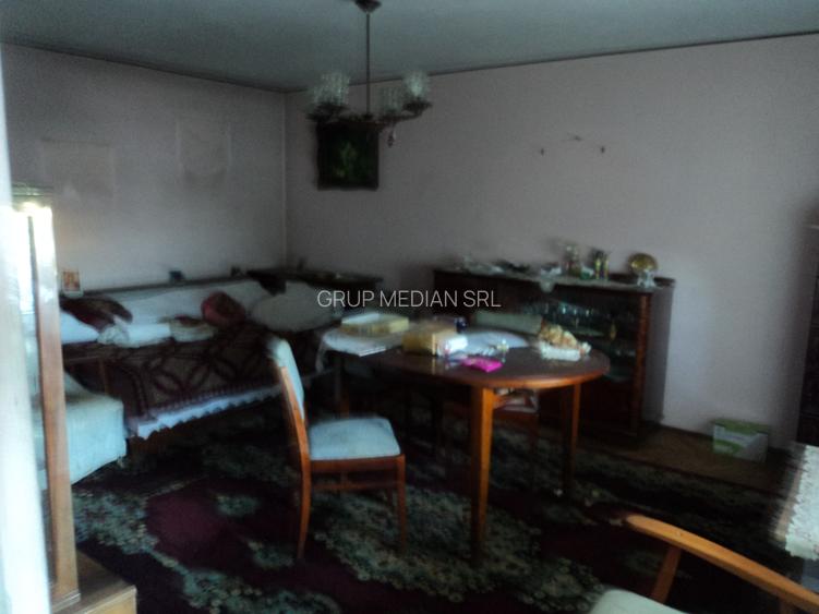 Casa tip duplex, Rm.Valcea, str. N.Iancovescu - 10