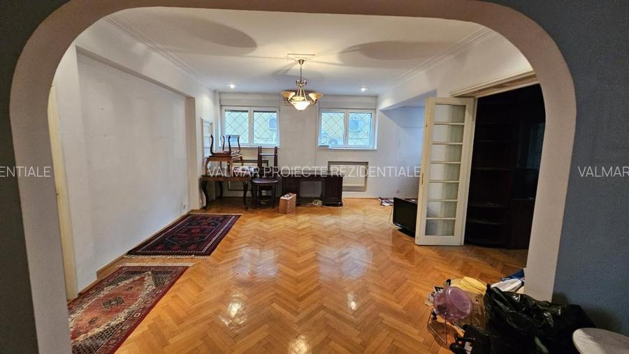 VANZARE VILA INTERBELICA CASIN / DOMENII - 3