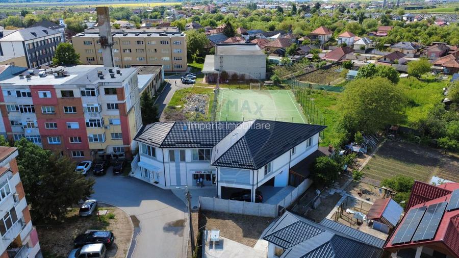 Proprietate premium în Filiași, locuință de lux cu spații comerciale - 45