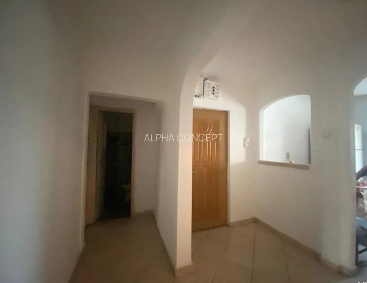 INEL 2-BRICK 4 camere decomandat superpret-114900Euro! - 2