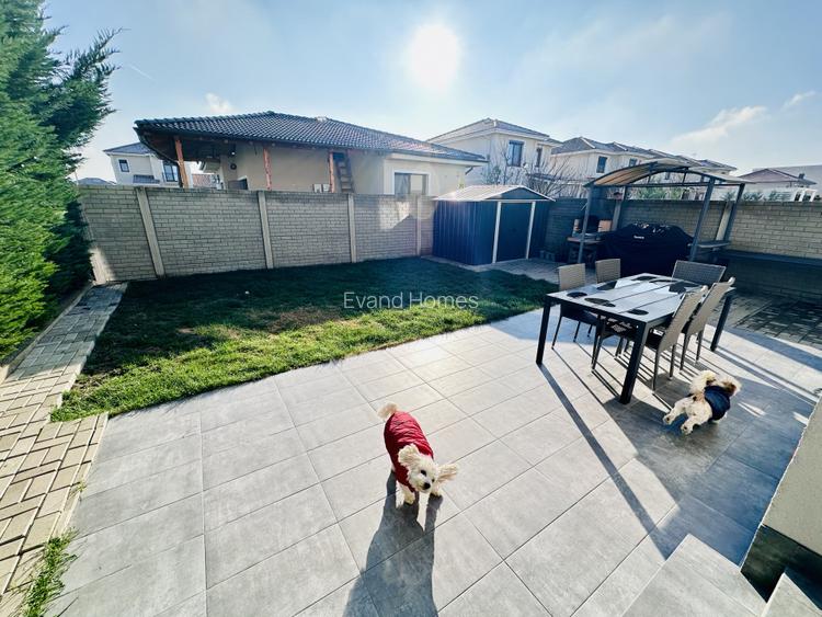 Duplex despartit prin garaj cu 5 camere - Dumbravita - 11