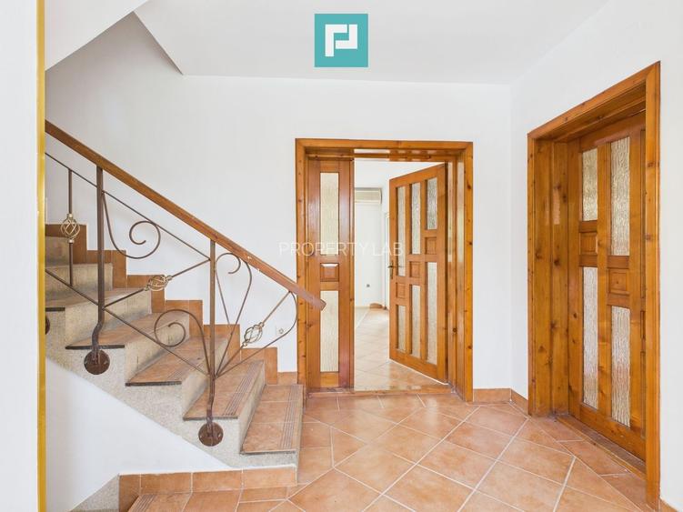 Vilă cu 5 camere pentru investiții în Dumbrăvița - 4