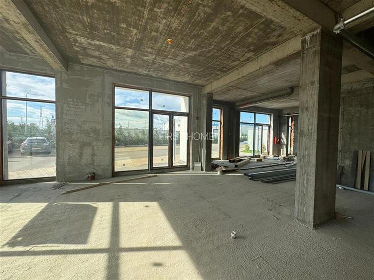 Sp com 195 mp, 7 locuri de parcare, 4 intrari, zona de Nord, bloc nou - 2