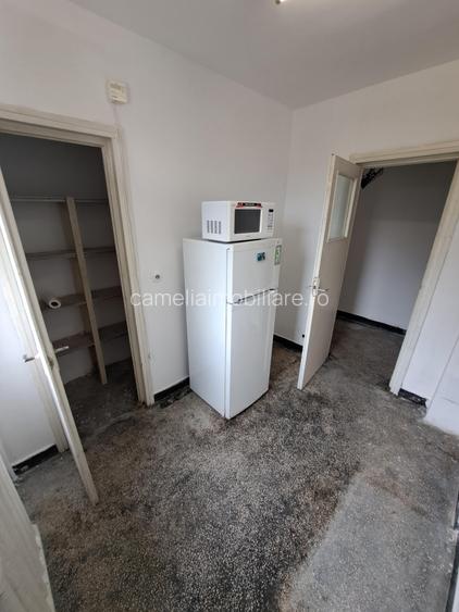 3 camere, intre Gara de Nord si Basarab, B-dul Dinicu Golescu, nr 39 - 13