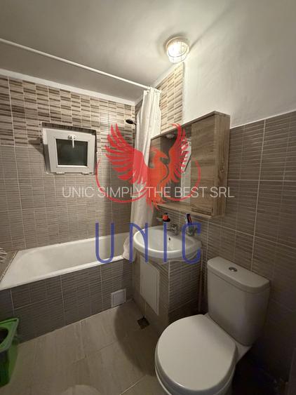 3 decomandate 1 Mai - 19