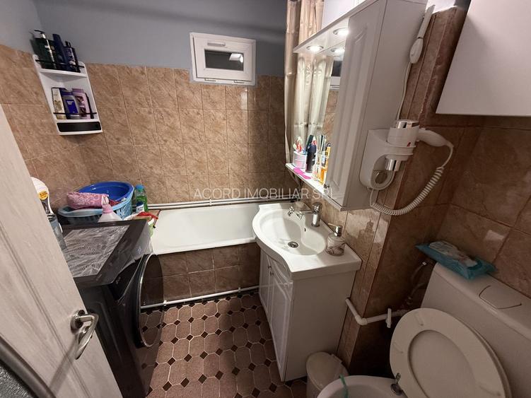 Apartament 2 camere zona KM 5 - 6