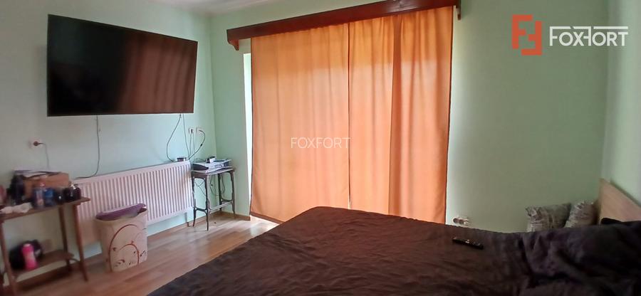 Casa individuala cu 5 camere Parter + Etaj in Ronat - 11