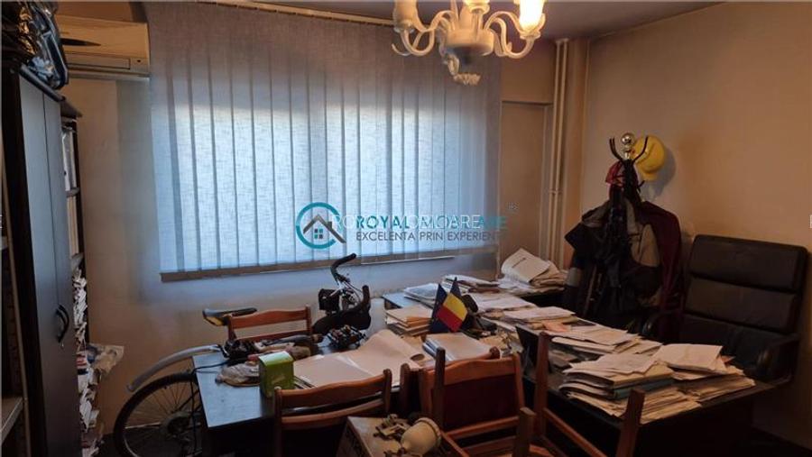 Royal Imobiliare - Vanzare Apartament zona Ultracentrala - 2