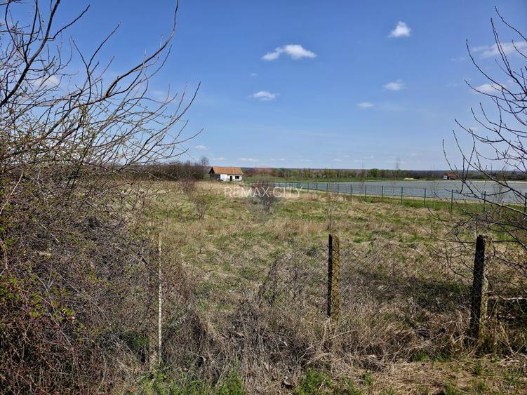 Teren 7,000mp Girov / deschidere 45 metri - 10