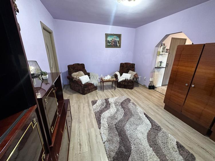 OPORTUNITATE !!! 3 CAMERE MANASTUR STR MEHEDINTI CU LOC DE PARCARE , 60 MP - 10