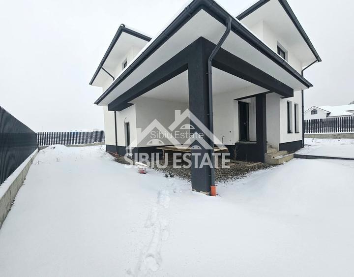 Casa individuala noua, pivnita si carport - 4