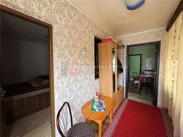 Casa tip parter si teren zona 23 August - 9