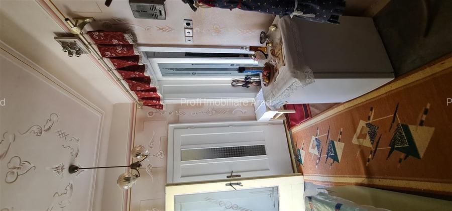 Casa de inchiriat pe calea Radnei - strada principala - 8