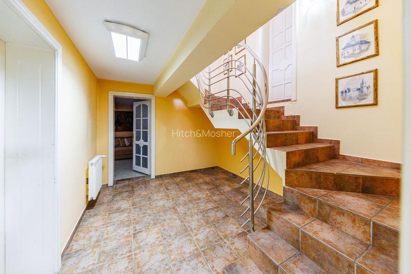 Vilă cu spatii largi, curte generoasă, locație excelentă - 27