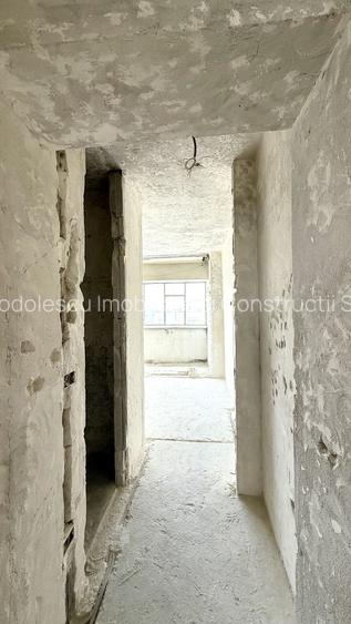 APARTAMENT SPATIOS CU VEDERE PE 2 PARTI - 10