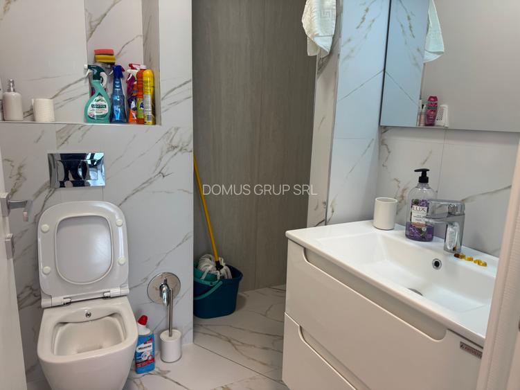 Vând apartament cu trei camere vedere superbă la mare - 9