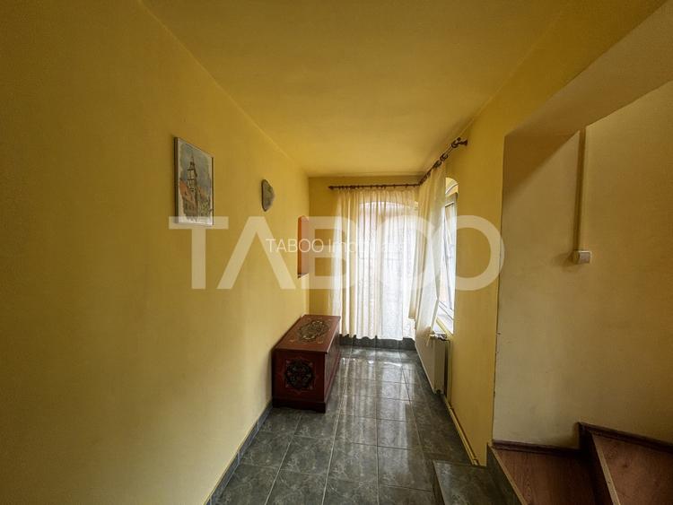 Casa de inchiriat 5 camere  ideala pentru muncitori prima afisare - 17