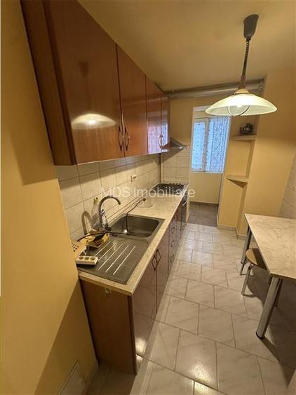 Decomandat la etajul 1 aproape de Iulius Mall - 7