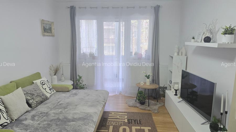 Vand apartament 2 camere in Deva, zona Piata Centrala, decomandat, parter inalt - 2