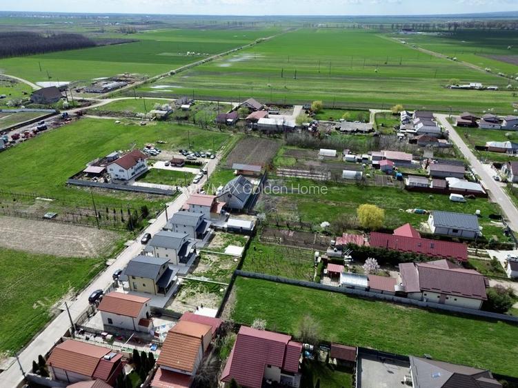 Casă / Vilă Golesti - 24