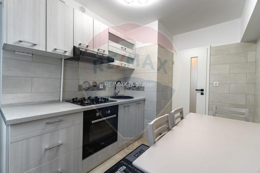 DE INCHIRIAT ap 3 camere- zona Cerna/ Tractorul! - 14