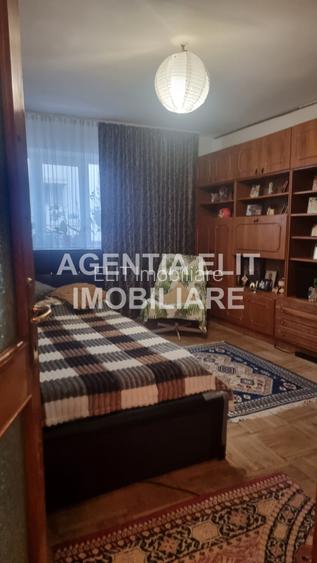 Apartament 2 camere, zona Scolii nr 7, etaj 2, decomandat - 2