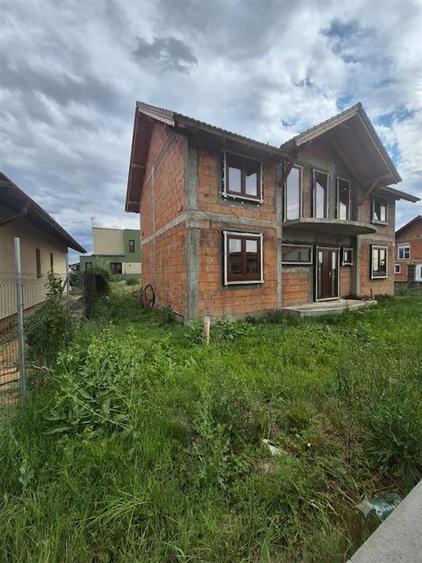 CASA INDIVIDUALA LA ROSU - ZONA EXCELENTA URSENI - ASFALT - TOATE UTILITATILE