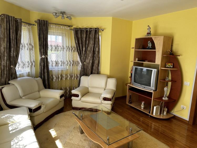 Casa D+P+M cu garaj teren 400 mp finisata utilata mobilata asfal CETATE Giro