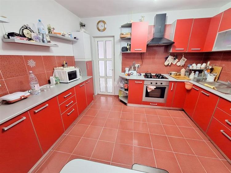 Casa moderna P+1 in Magura,  teren 421 mp, la 10-12 min de Bacau - 4